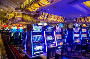 rusiatoto platform interface showing sports betting and casino games